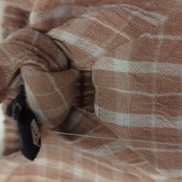 🌟NWT Jessica Simpson Top Peek A Boo Back - Picture 4 of 8